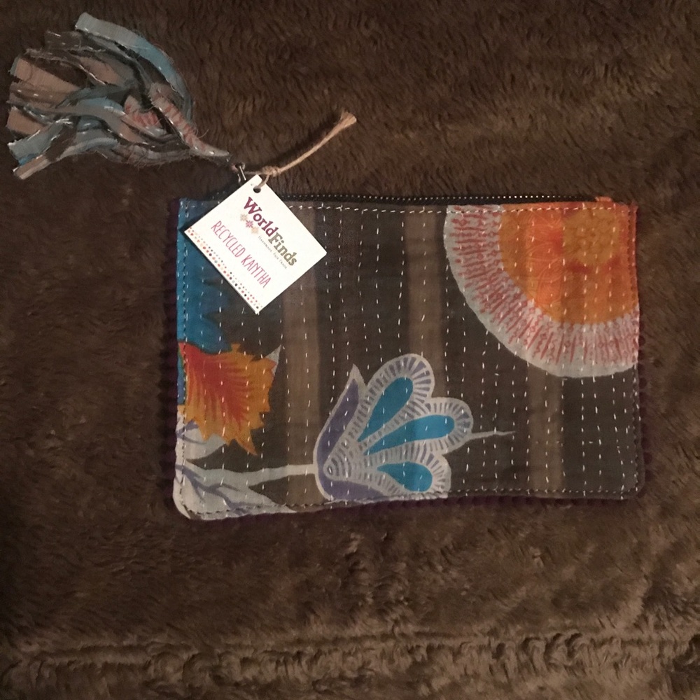Small pouch